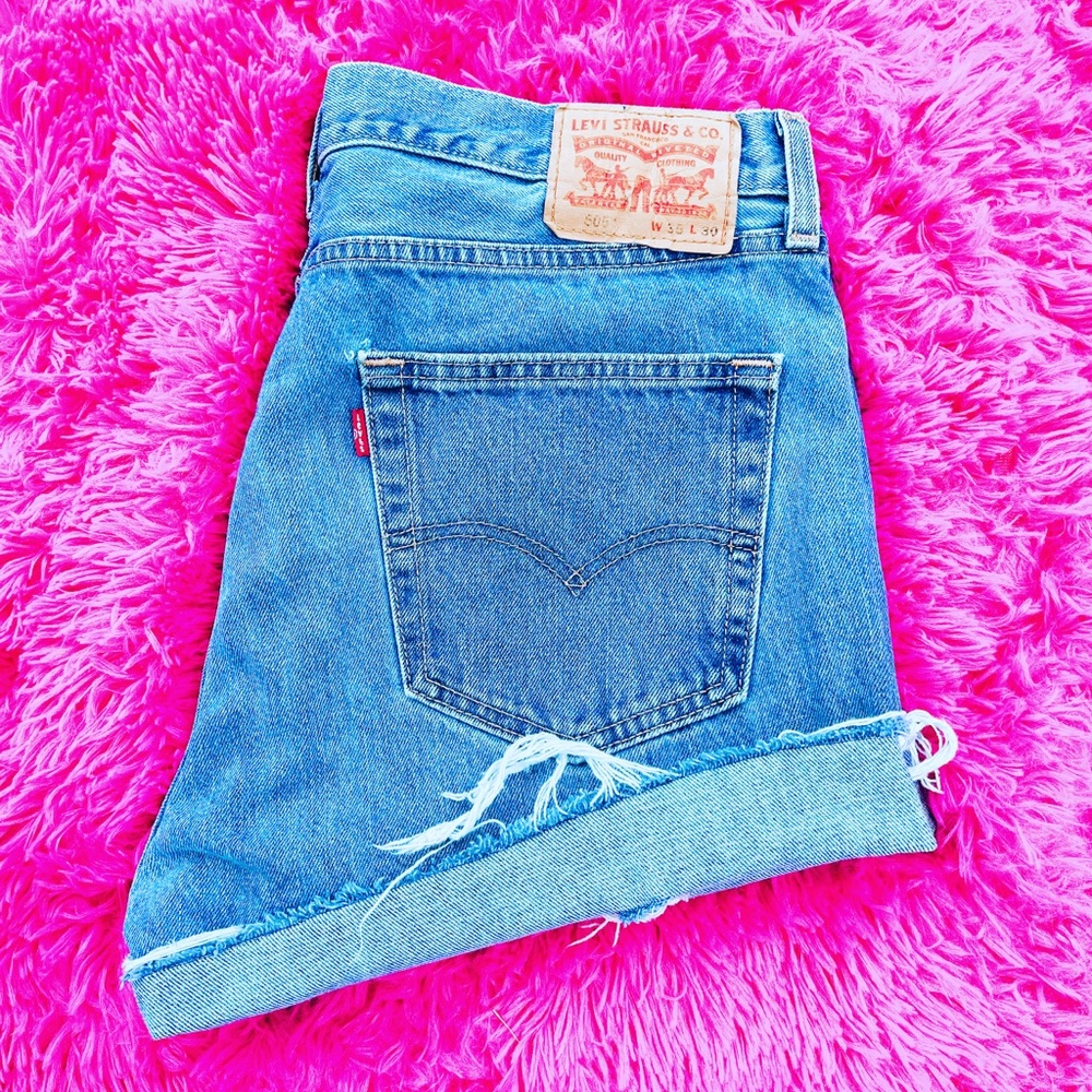 Vintage Levi’s shorts